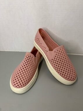 ROCKIN Slip-On Perforated plastic/rubber Casual Loafers in Soft Pink Size 39